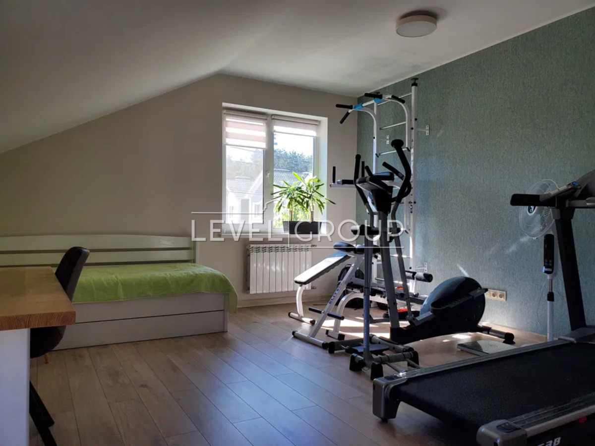 Revolutions Lane, 2m