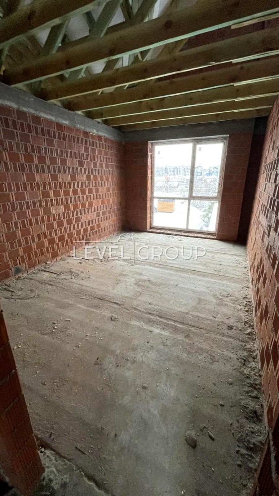 Yevhen Paton St., 15