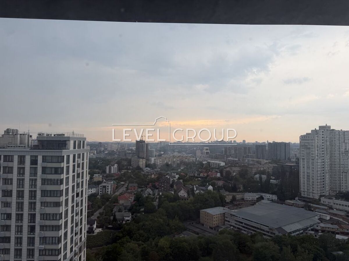Andriy Verkhoglyad St. (Mykhayla Dragomirova), 14a