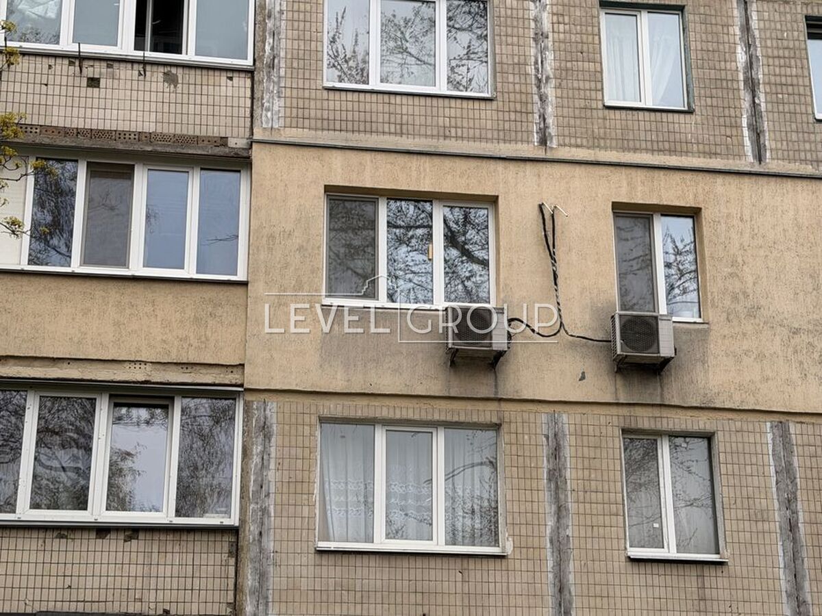 Райдужна вул., 3б