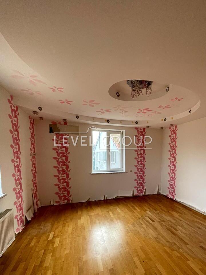 Vyshneva St., 72