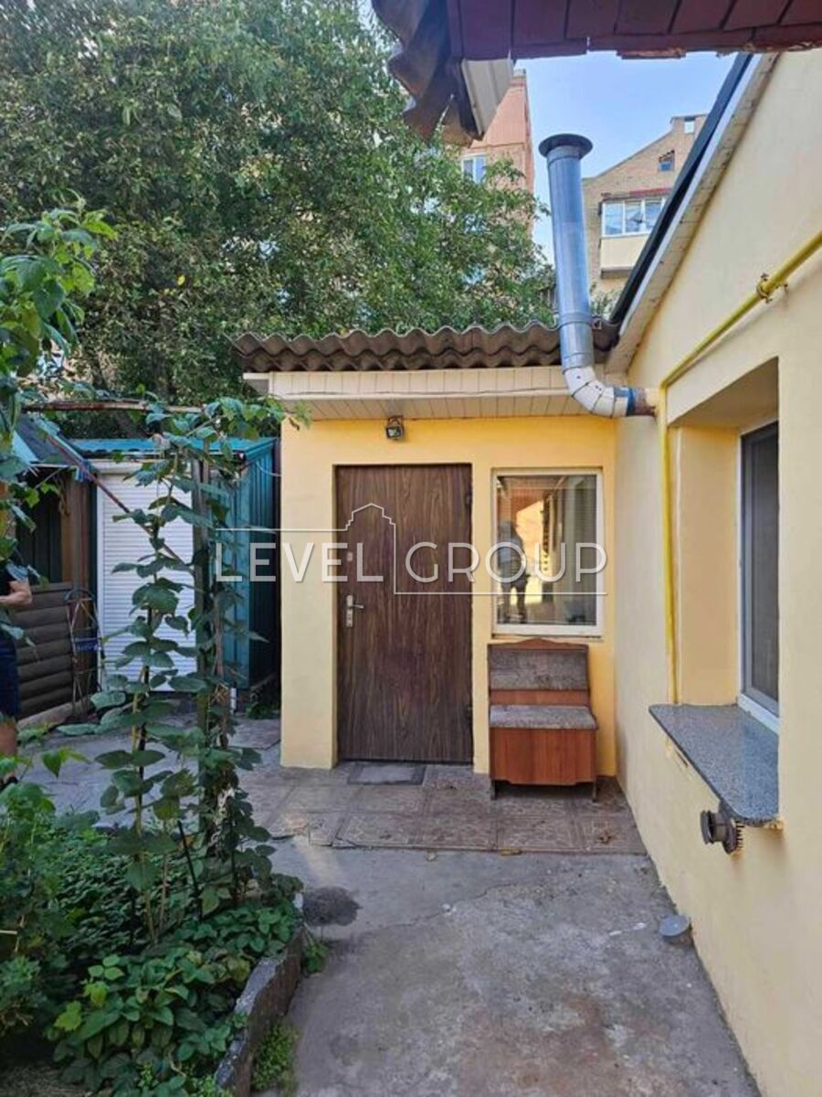 October 14th Avenue, 12/1