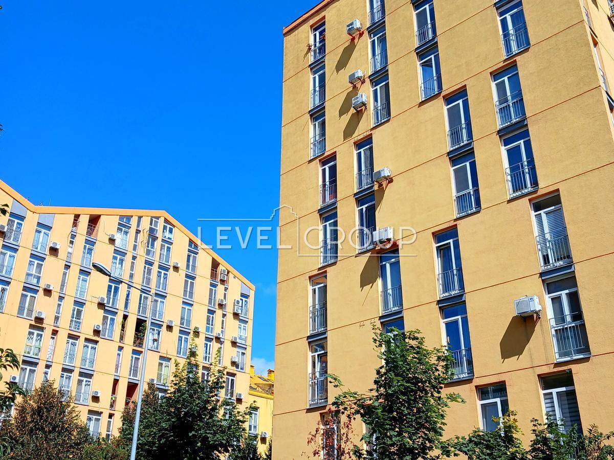 Регенераторна вул., 4