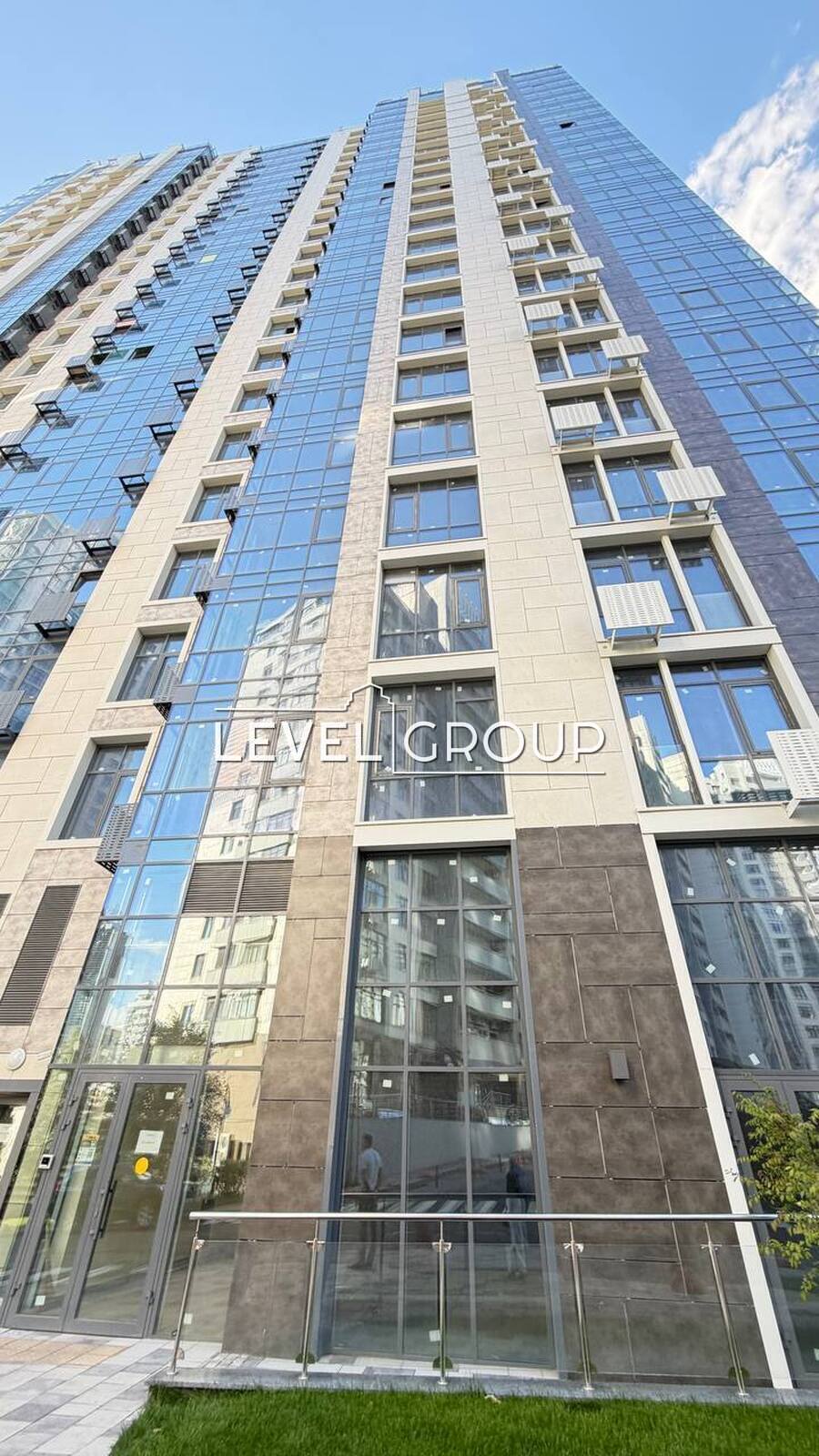 Andriy Verkhoglyad St. (Mykhayla Dragomirova), 22