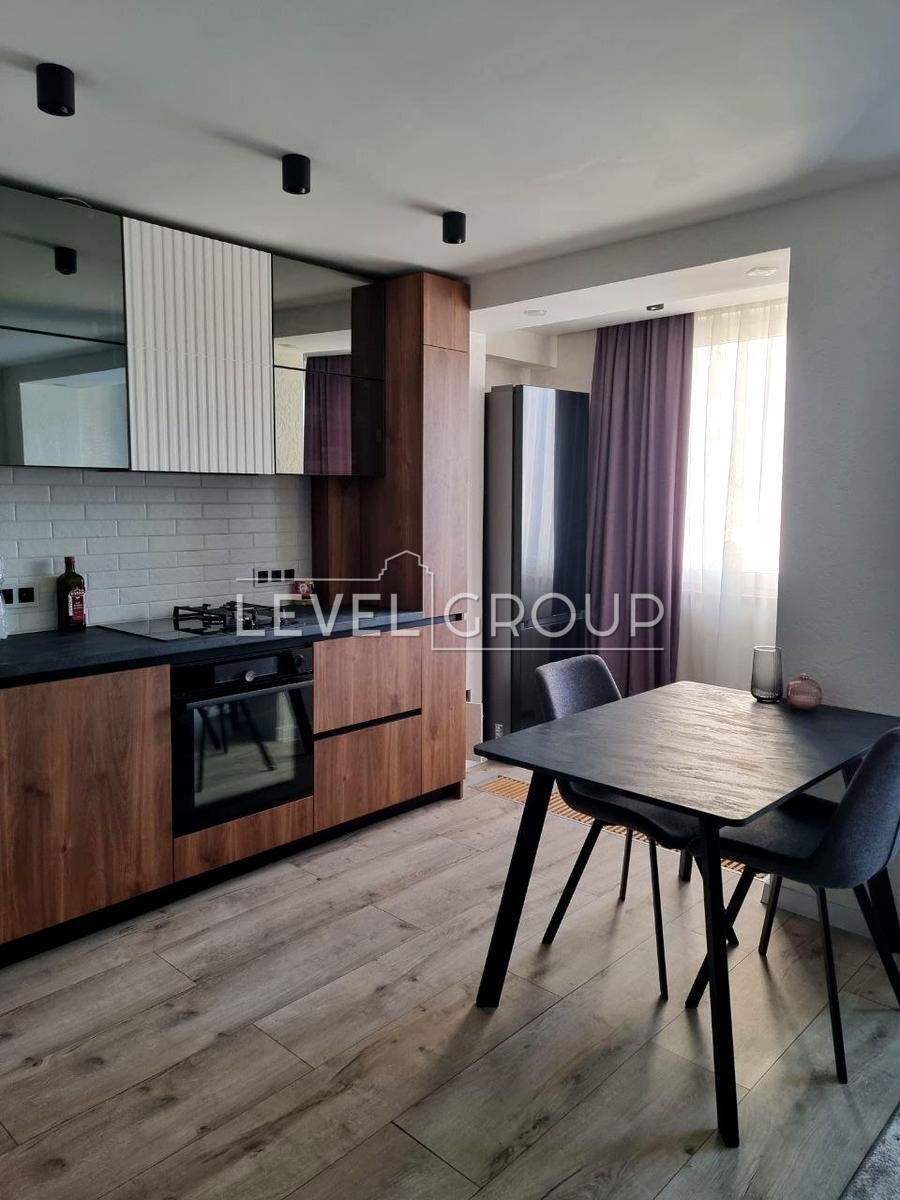 Чоколівський бульв., 22