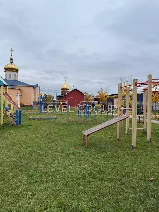 Вишнева вул.