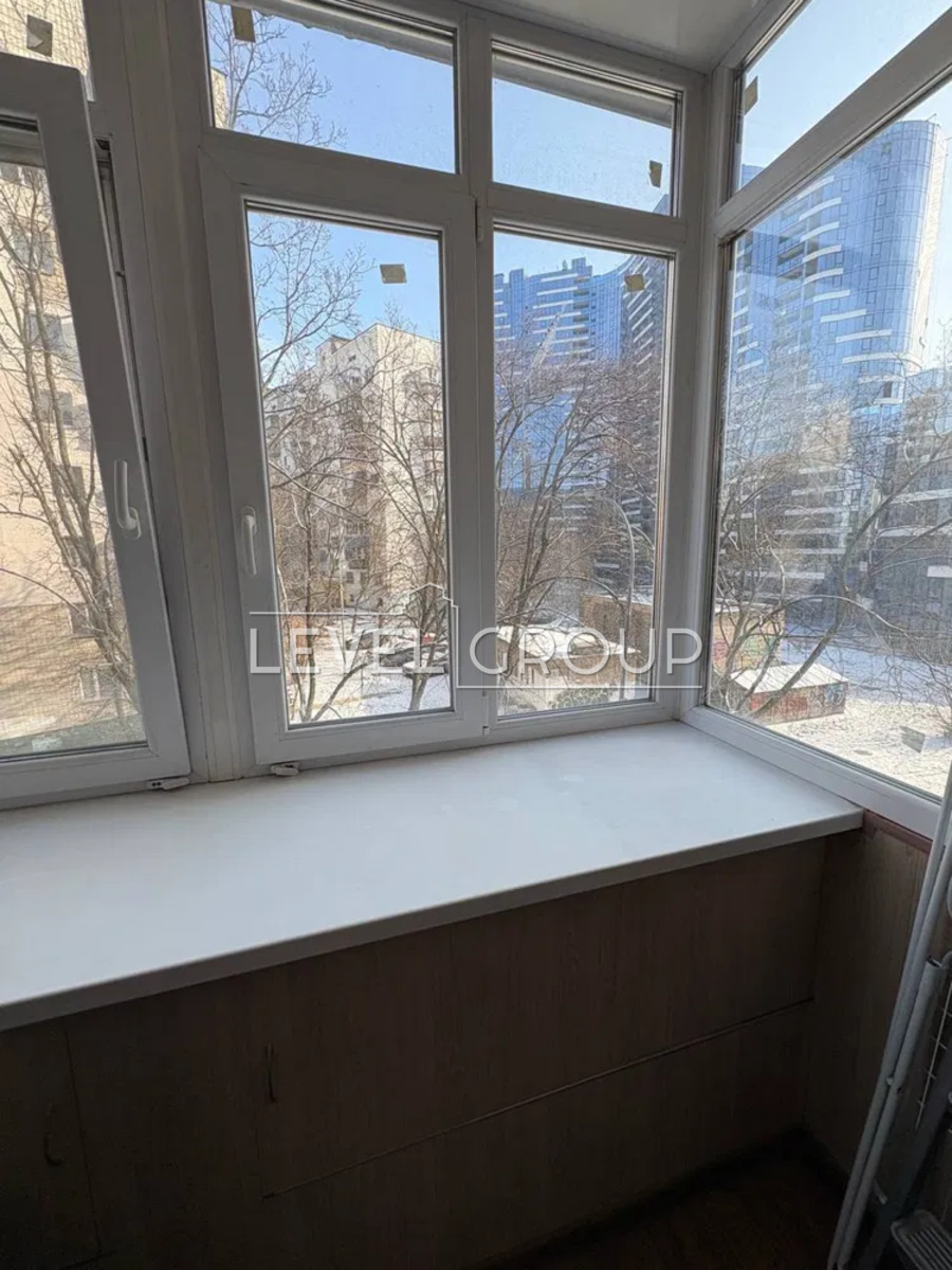 Джона Маккейна вул. (Івана Кудрі), 20