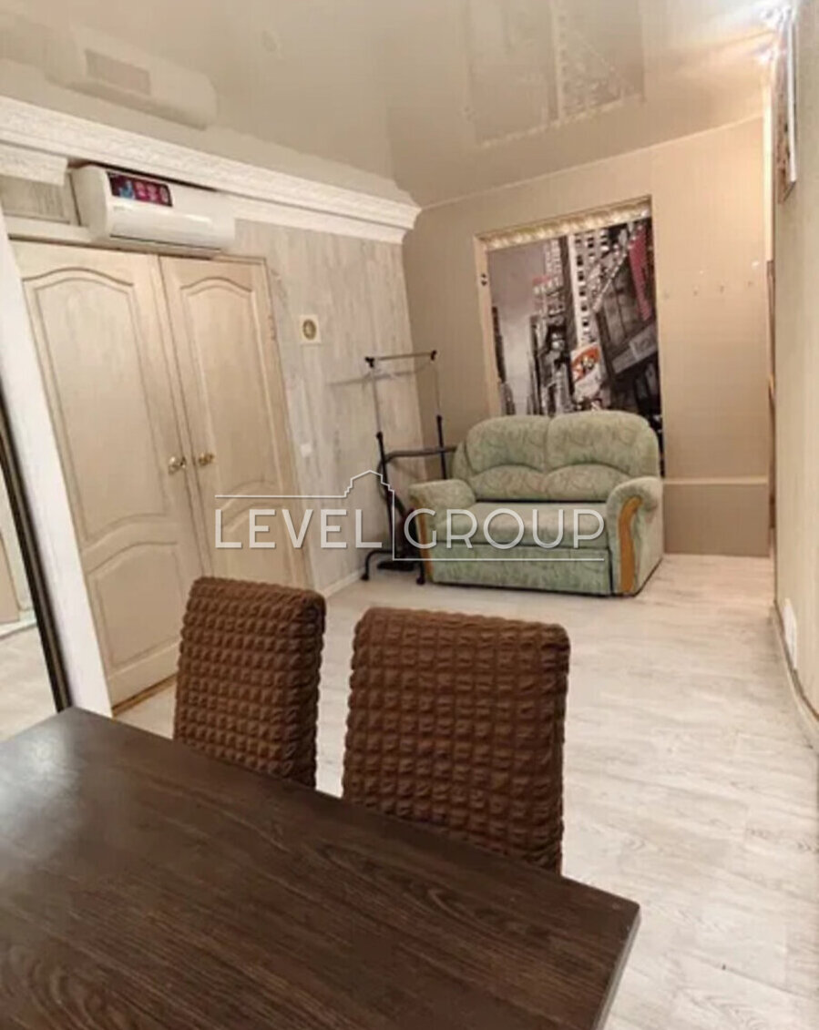 Голосіївський просп. (проспект 40-річчя Жовтня), 82