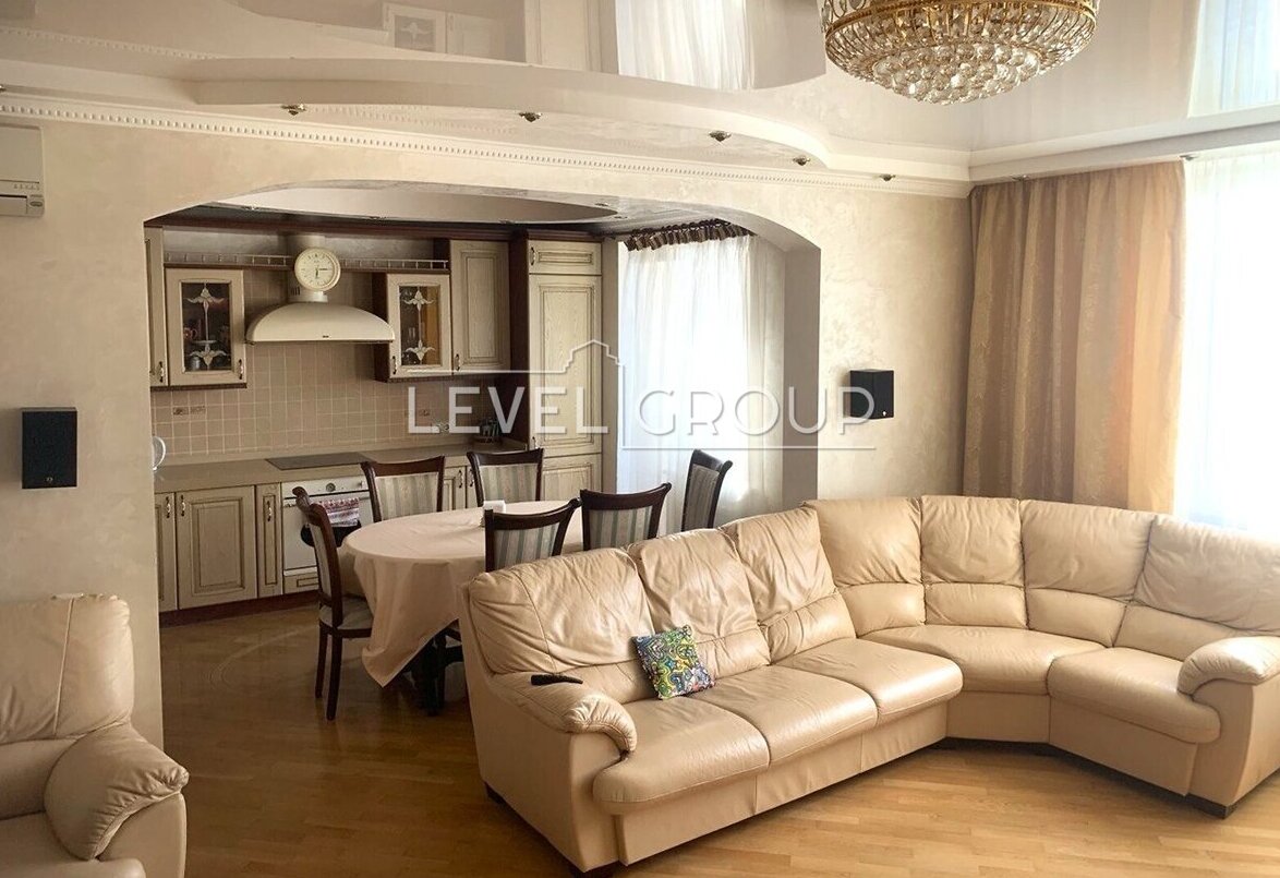 Sribnokilska St., 1