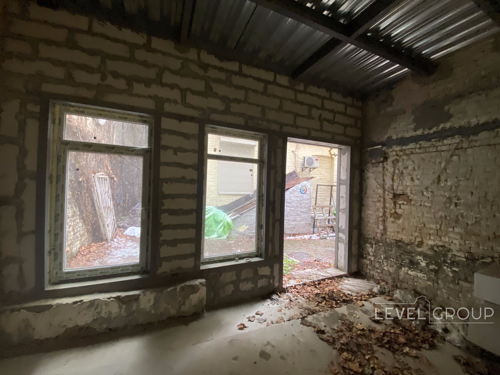 Бессарабська пл., 7-В