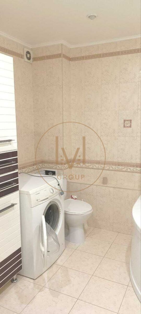 Композитора Лятошинського вул., 2