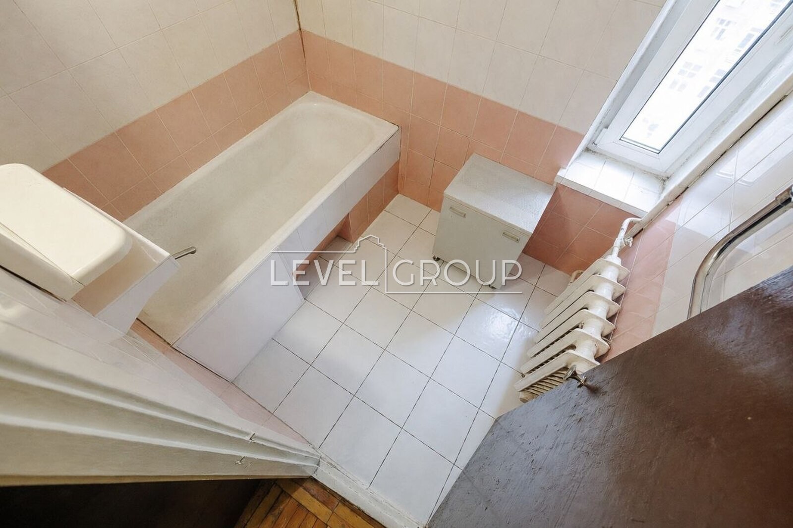 name_en