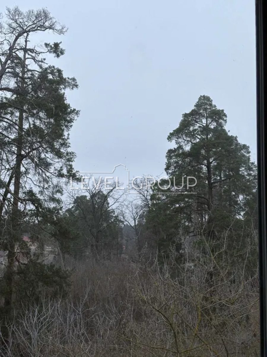 Квітки Цісик вул. (Гамарника), 32