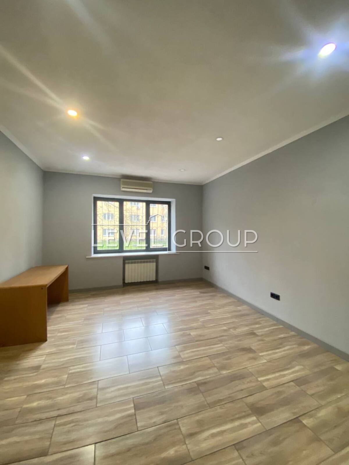 Вузівська вул., 4