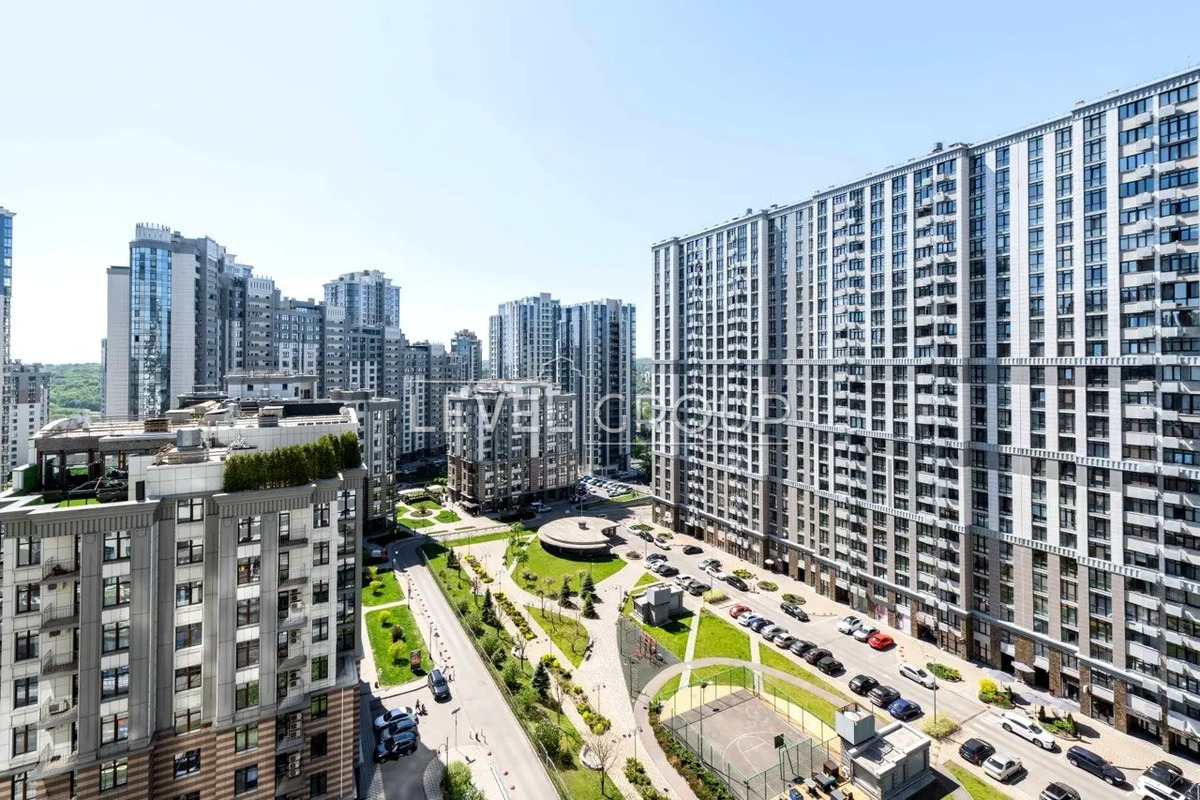 Andriy Verkhoglyad St. (Mykhayla Dragomirova), 14A
