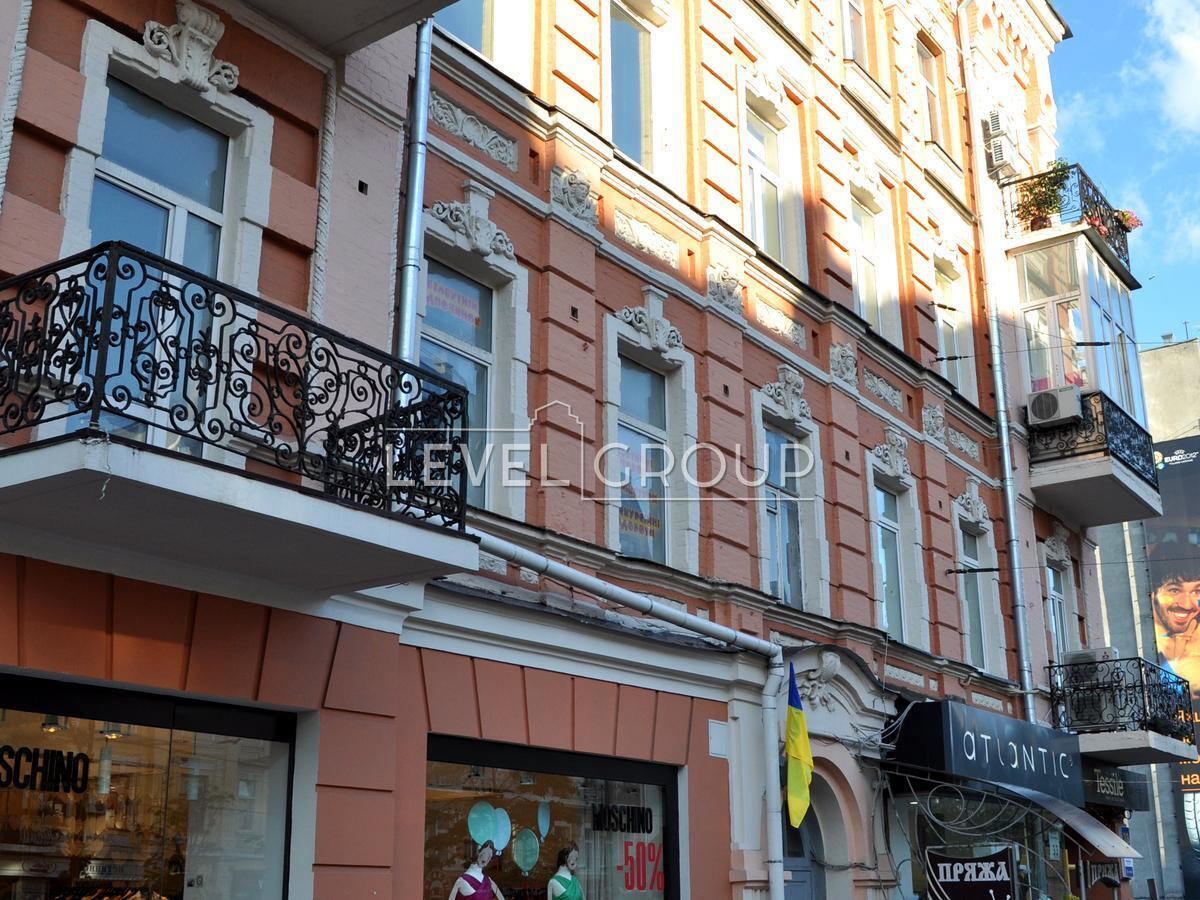 Велика Васильківська вул. (Червоноармійська), 33