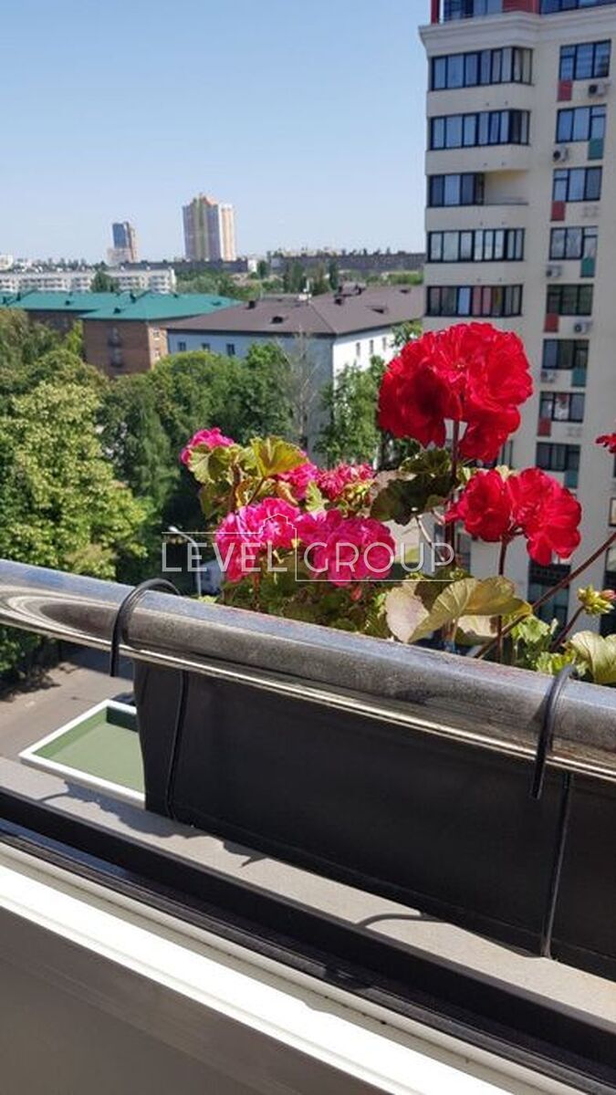 Юлії Здановської вул. (Михайла Ломоносова), 71Б