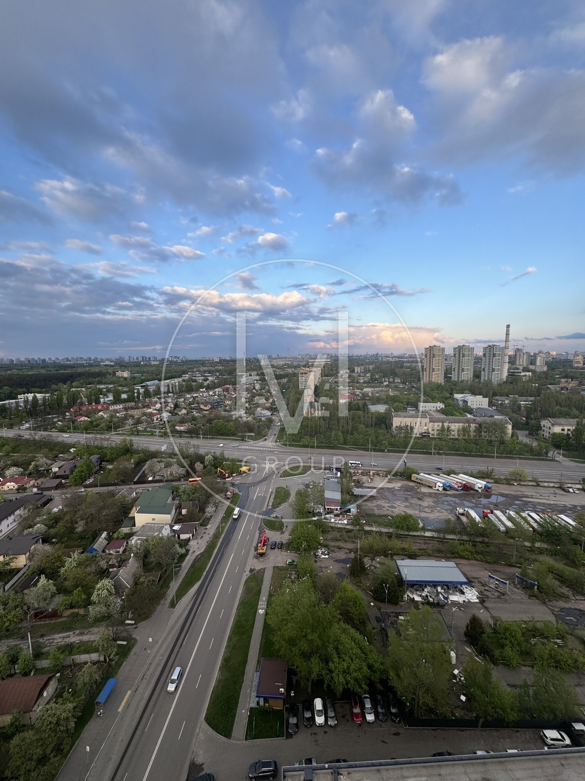 Генерала Наумова вул., 1б