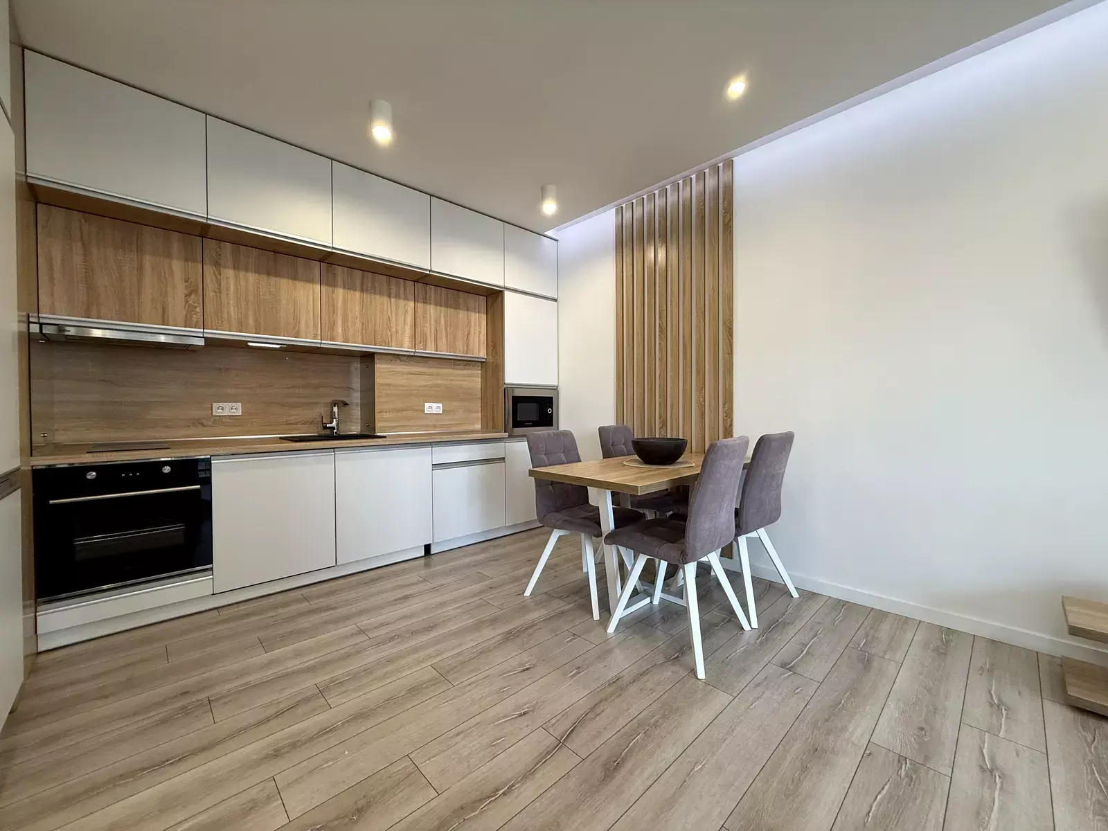 Предславинська вул., 55а