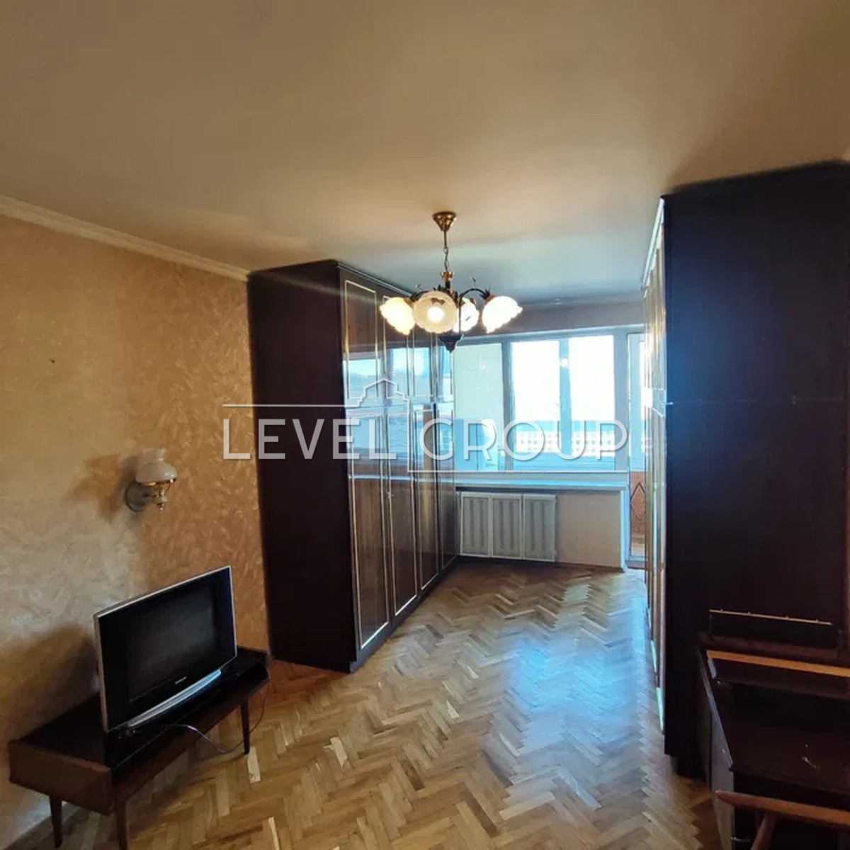 Єреванська вул., 10А