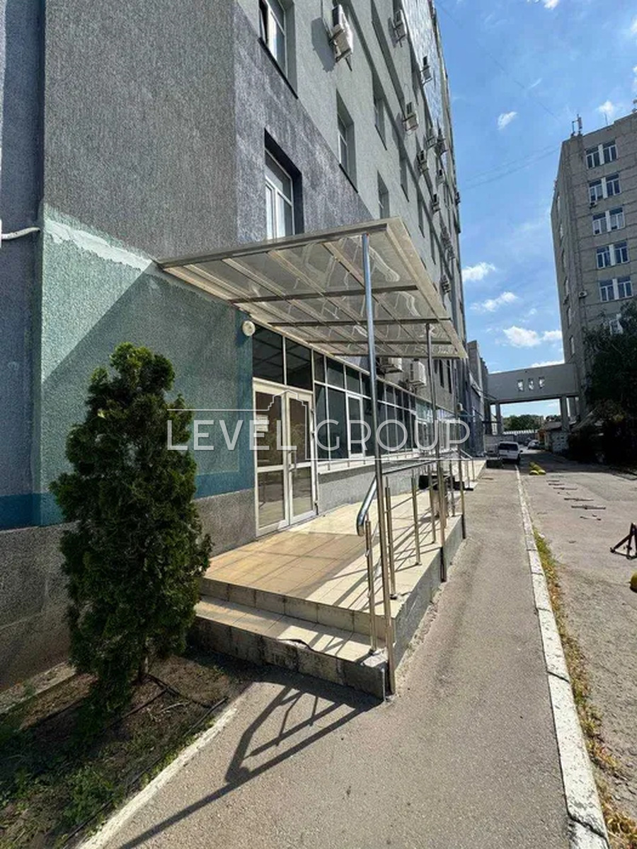 Svitlytskyi St., 35