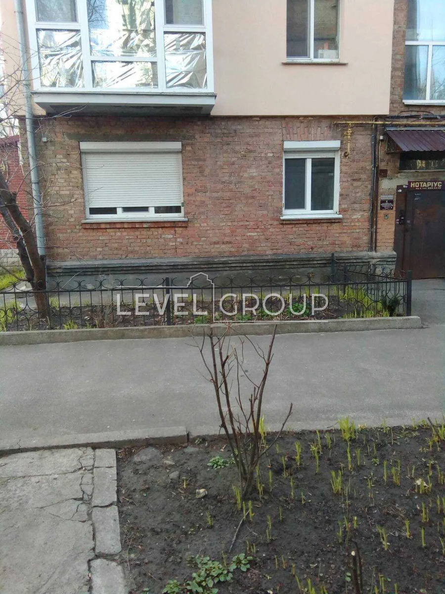 Лесі Українки бульв., 15