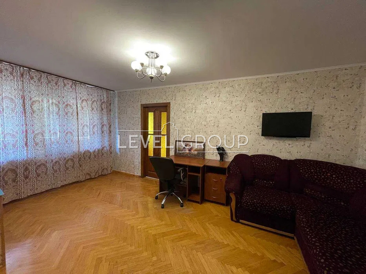 Mykhaylo Donets St., 18