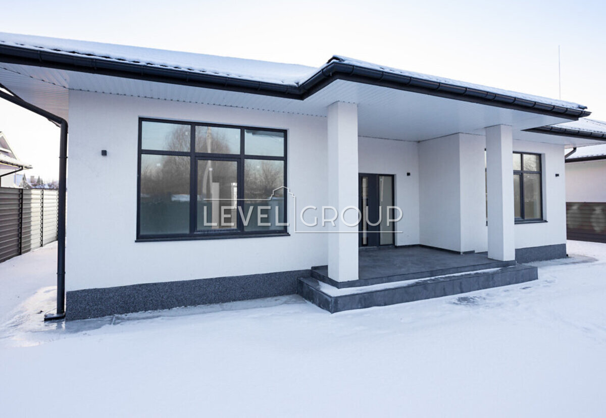 Prydniprovska St. (Zoryana St.)