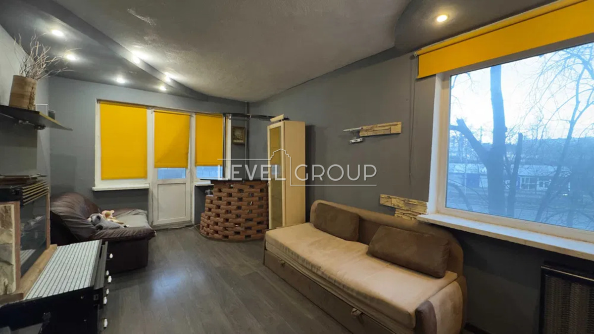 Борщагівська вул., 8