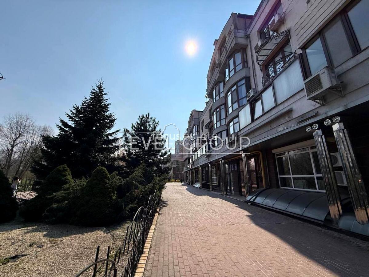 Obolonska Naberezhna St., 15