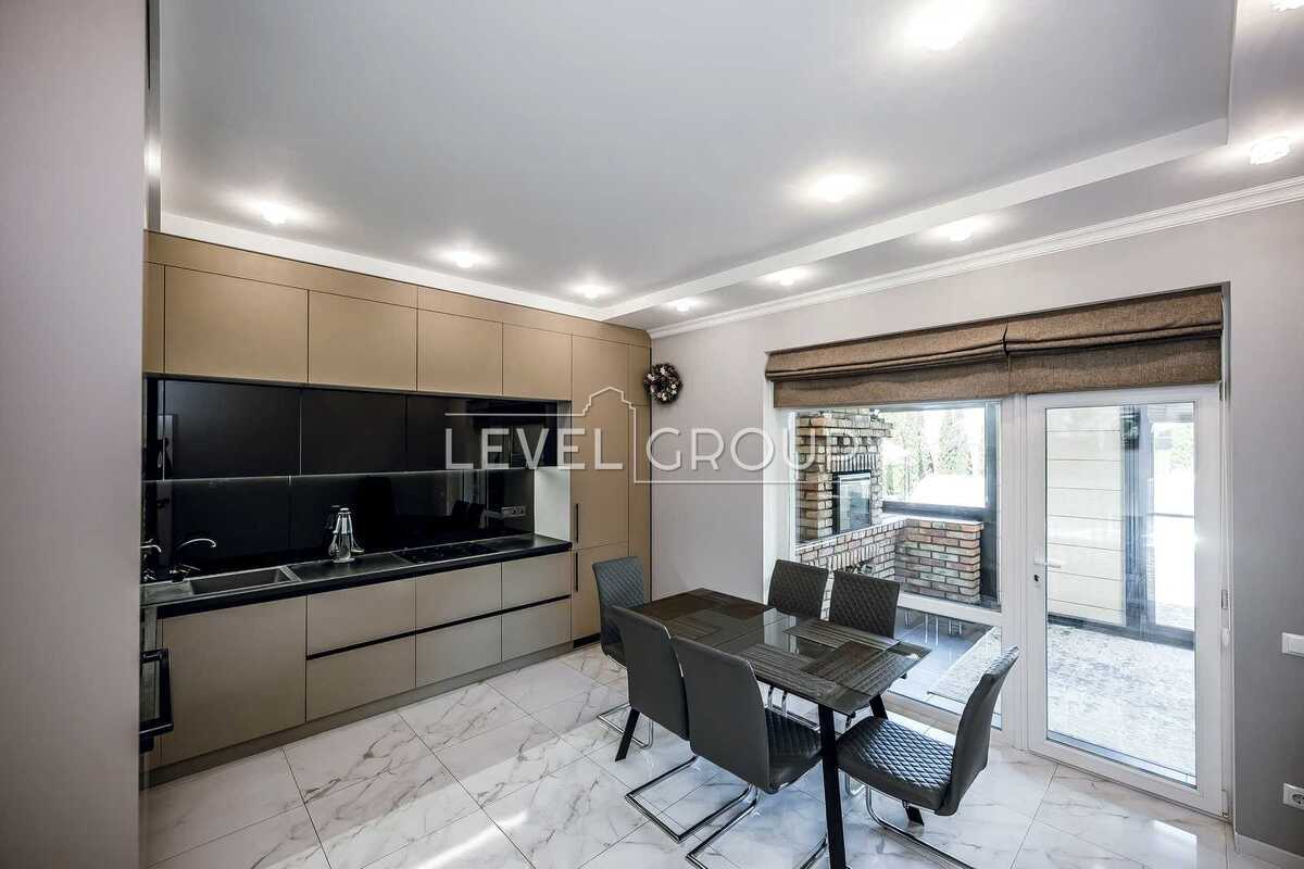 Lavandova, 25