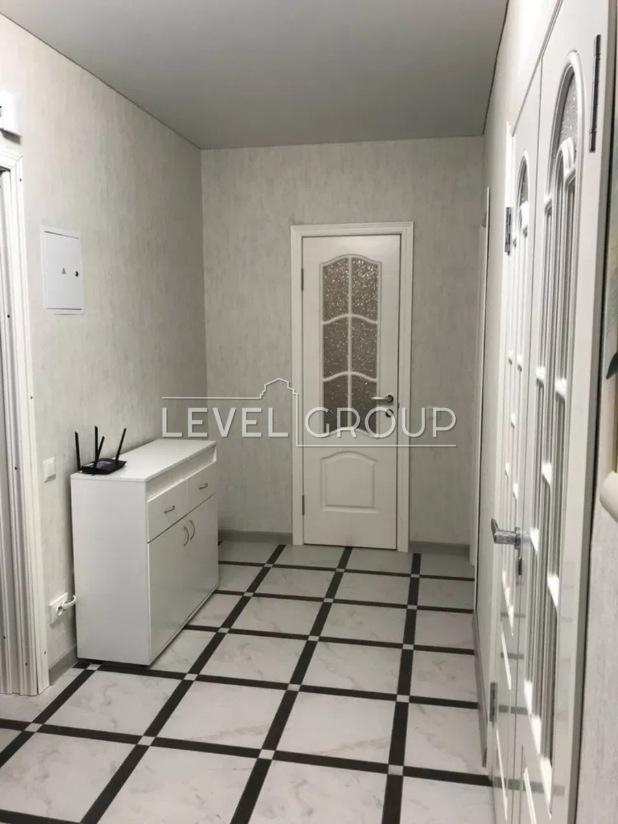 name_en