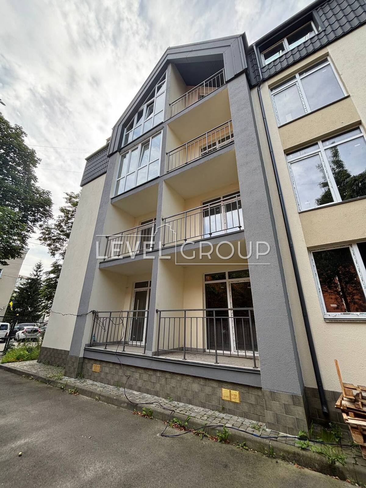 Makiivska St., 17