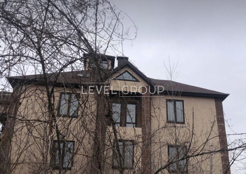 Нечуя-Левицького вул., 17