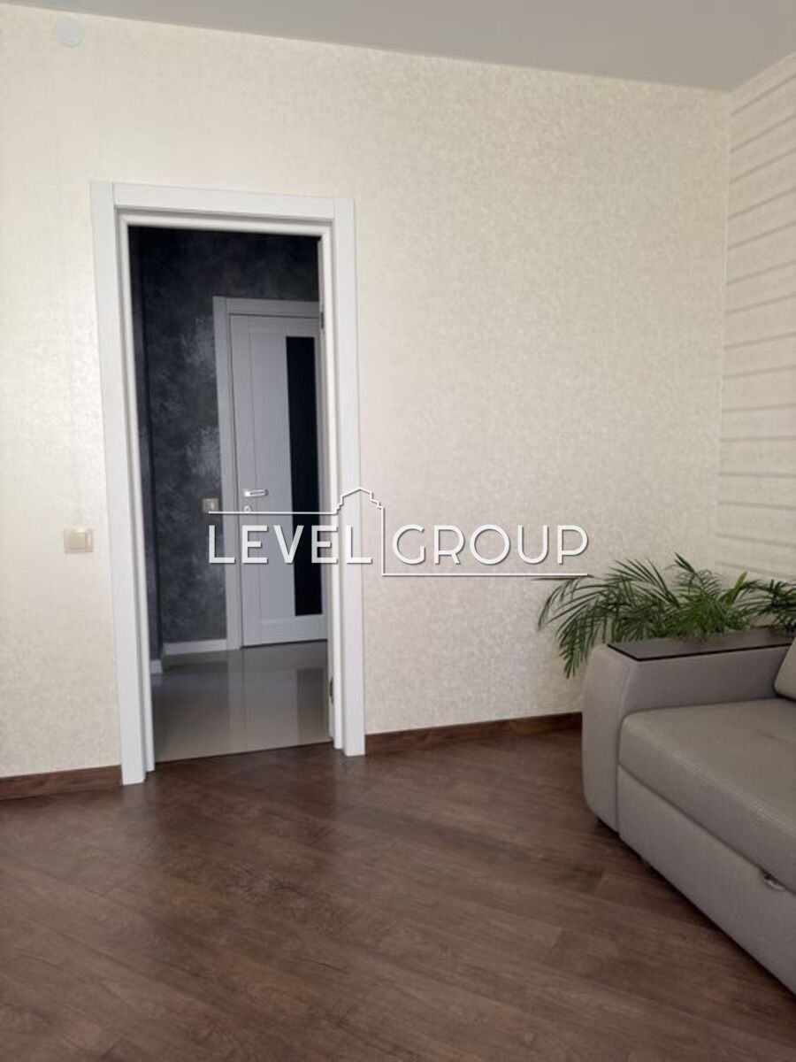 вул. Першотравнева, 24 в