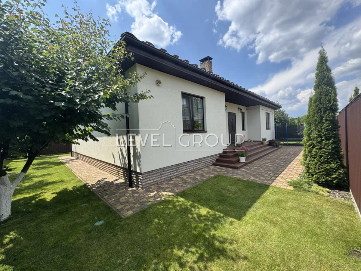 B. Khmelnytskyi St., 30