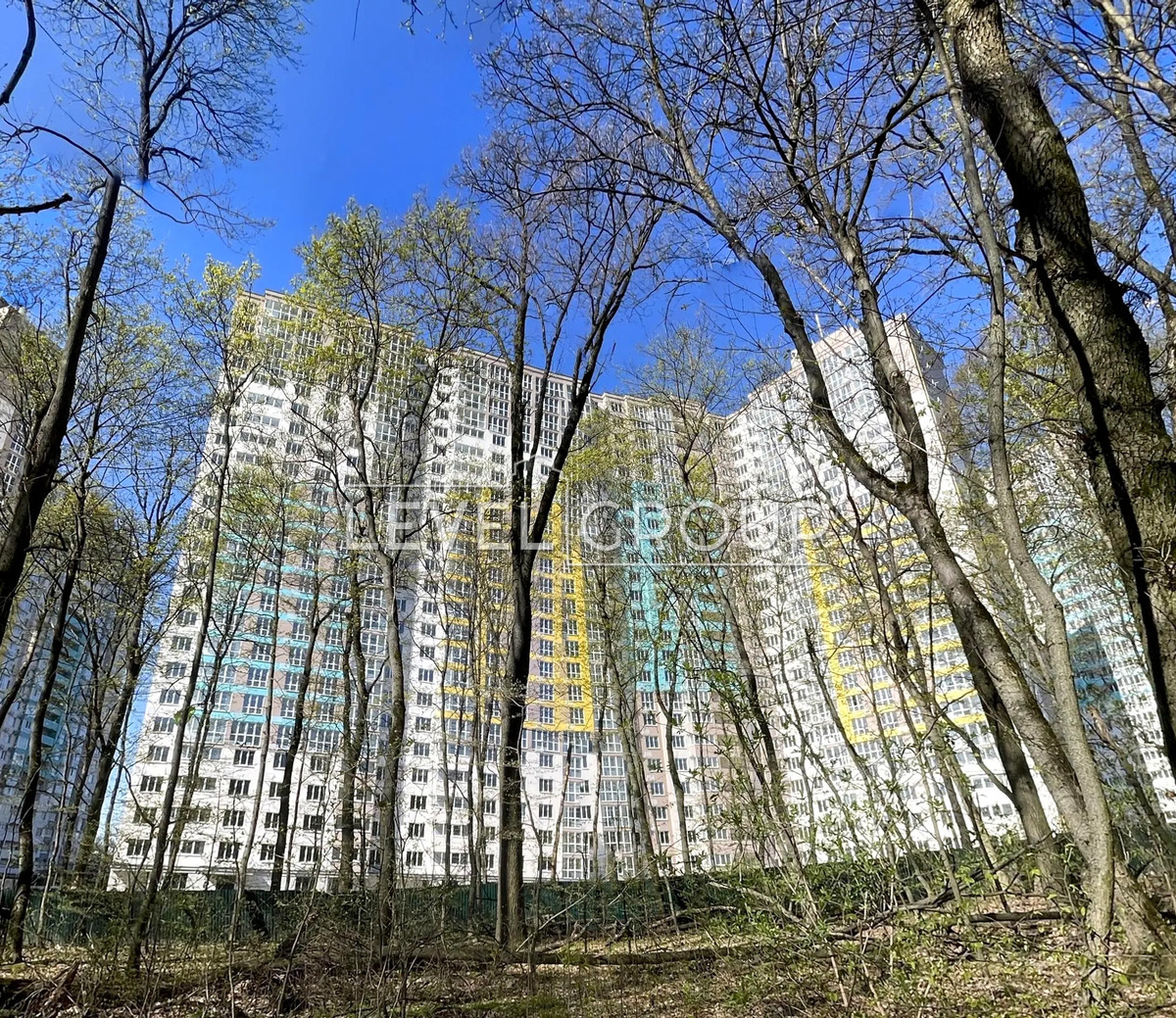 Академіка Заболотного вул., 15е