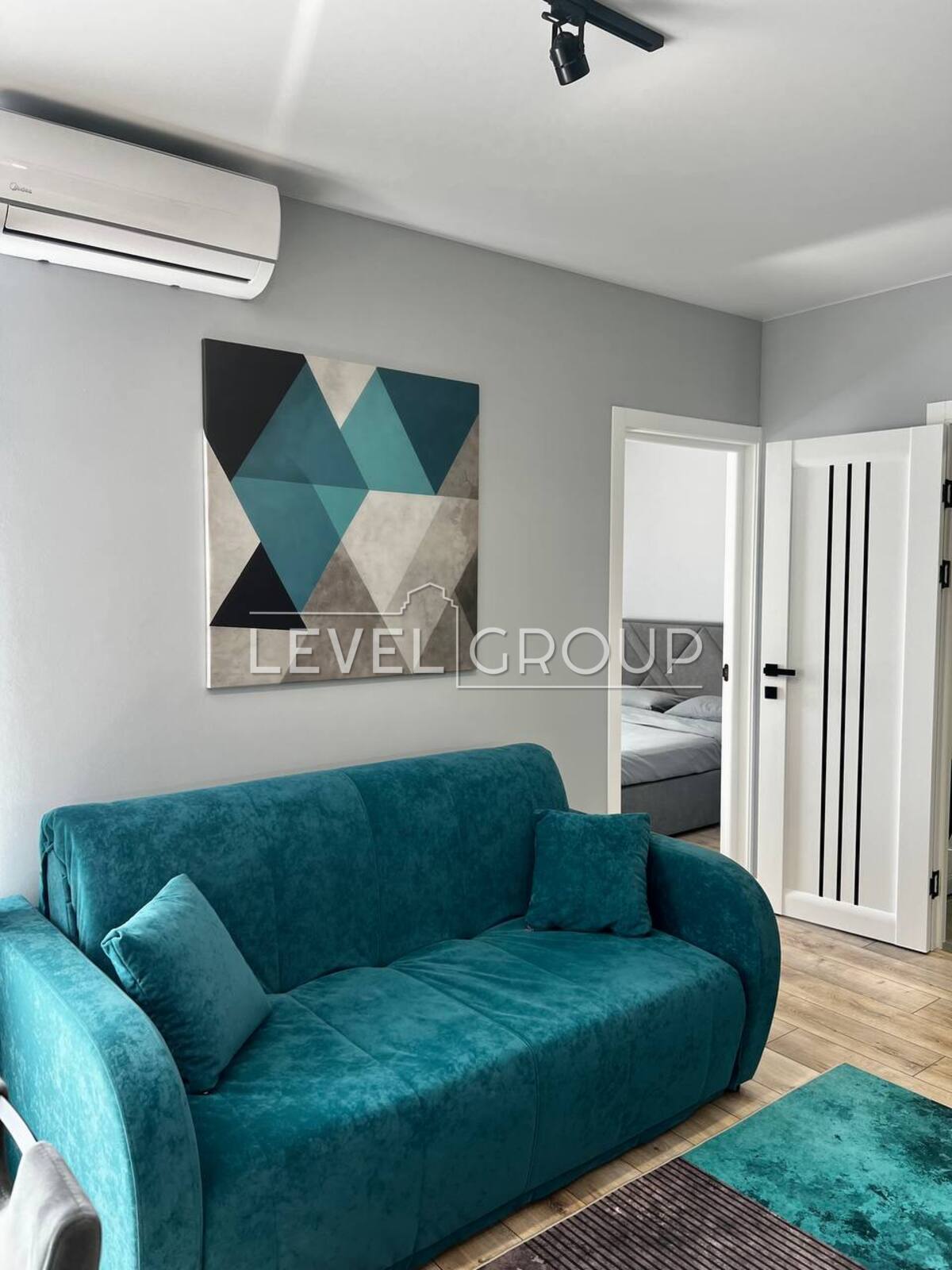 Mendeleeva St., 19