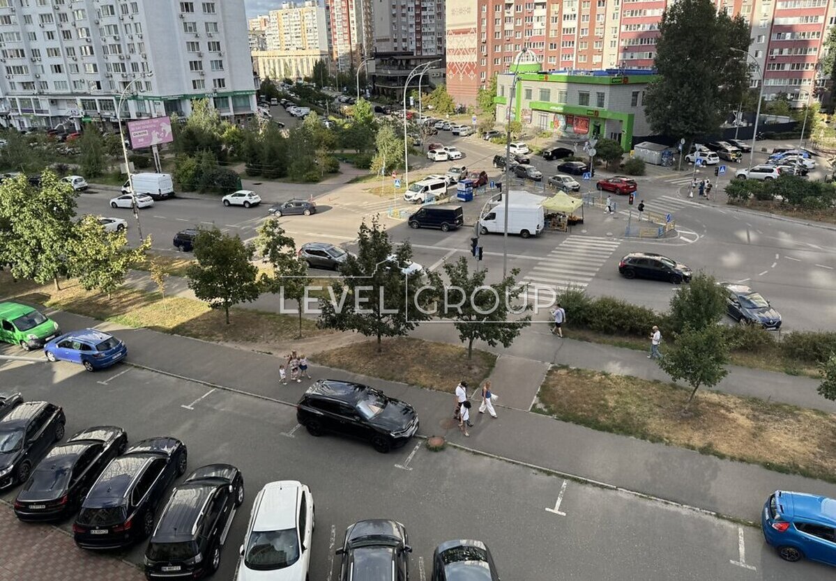Єлизавети Чавдар вул., 14