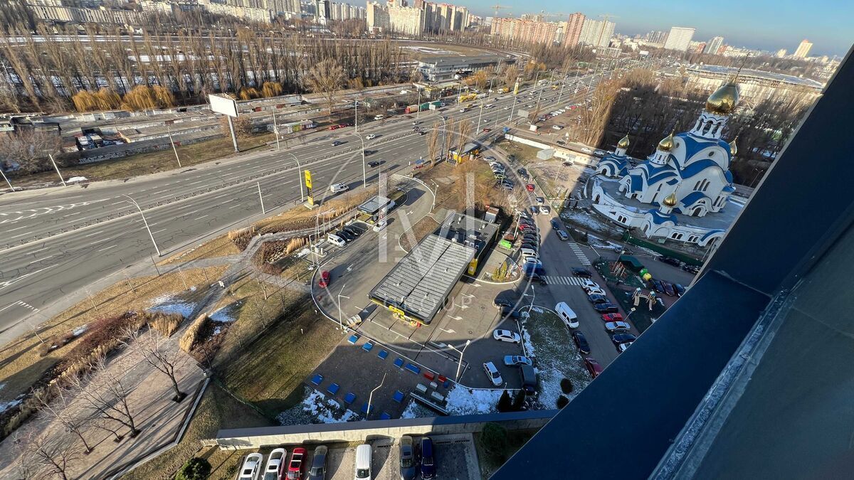 Akademika Zabolotny str., 1B
