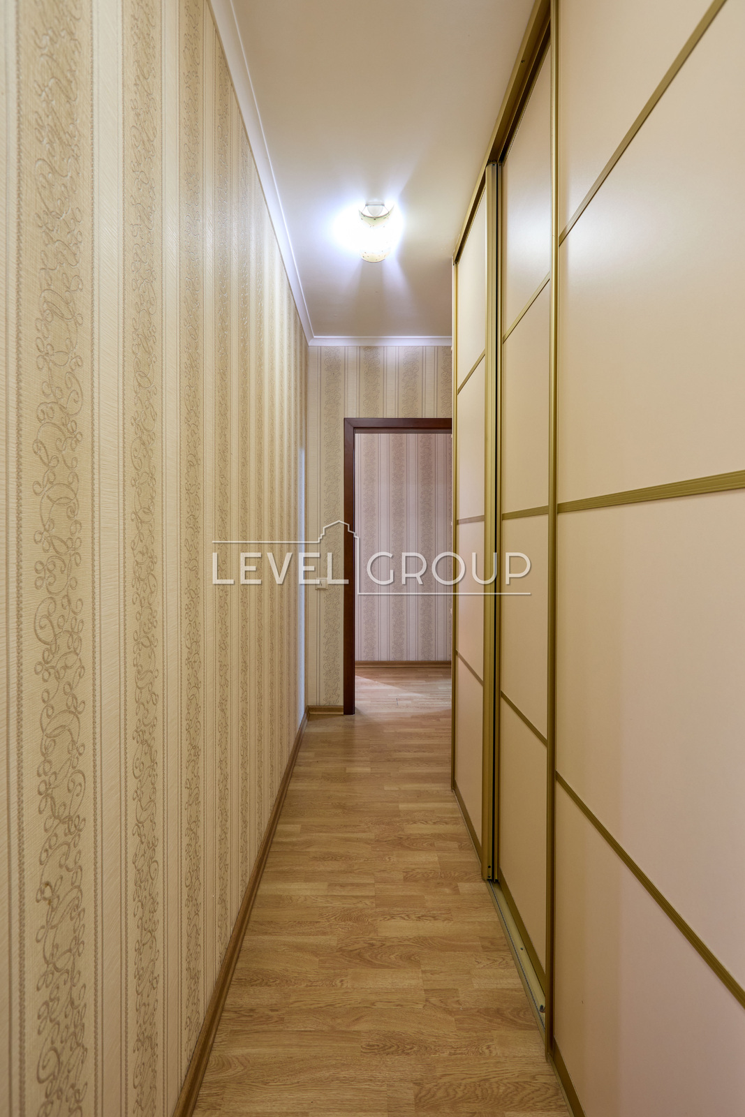 Европейського Союзу просп. (Правди), 31а