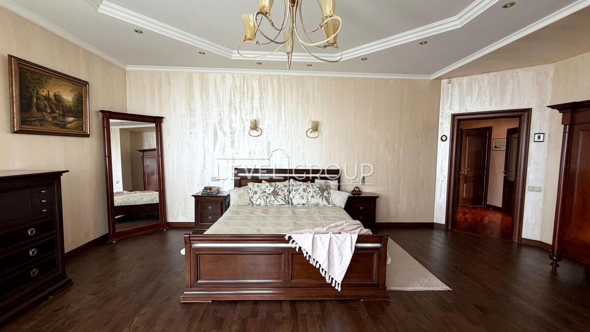 Бульварно-Кудрявська вул. (Воровського), 36