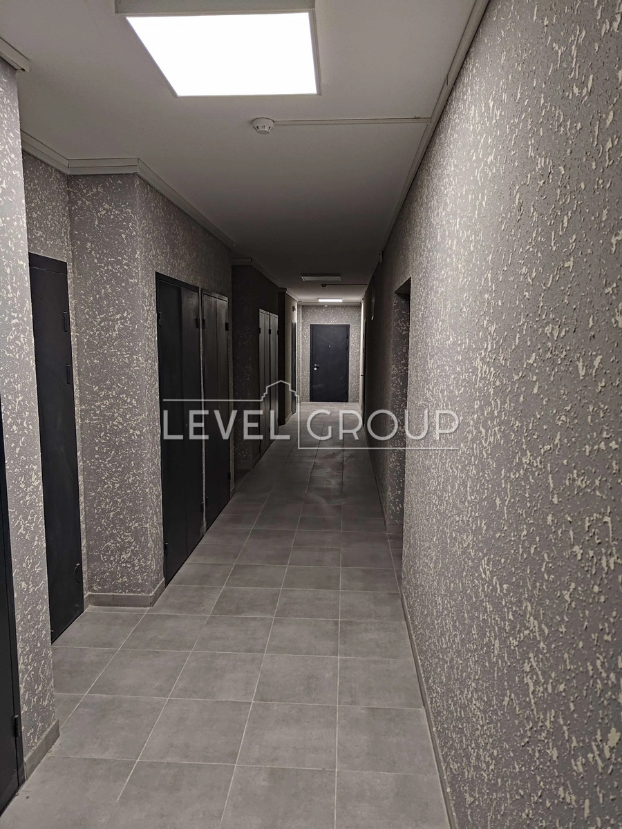 name_en