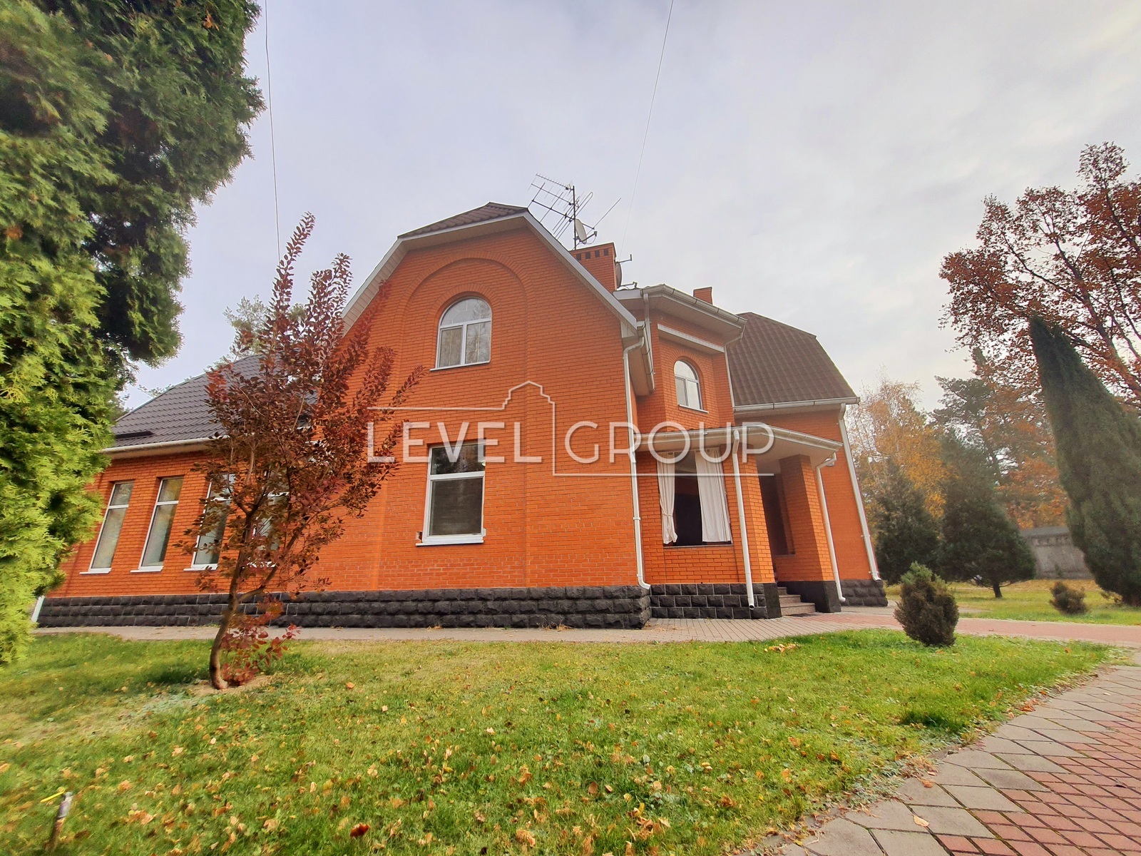 Соловяненка, 125