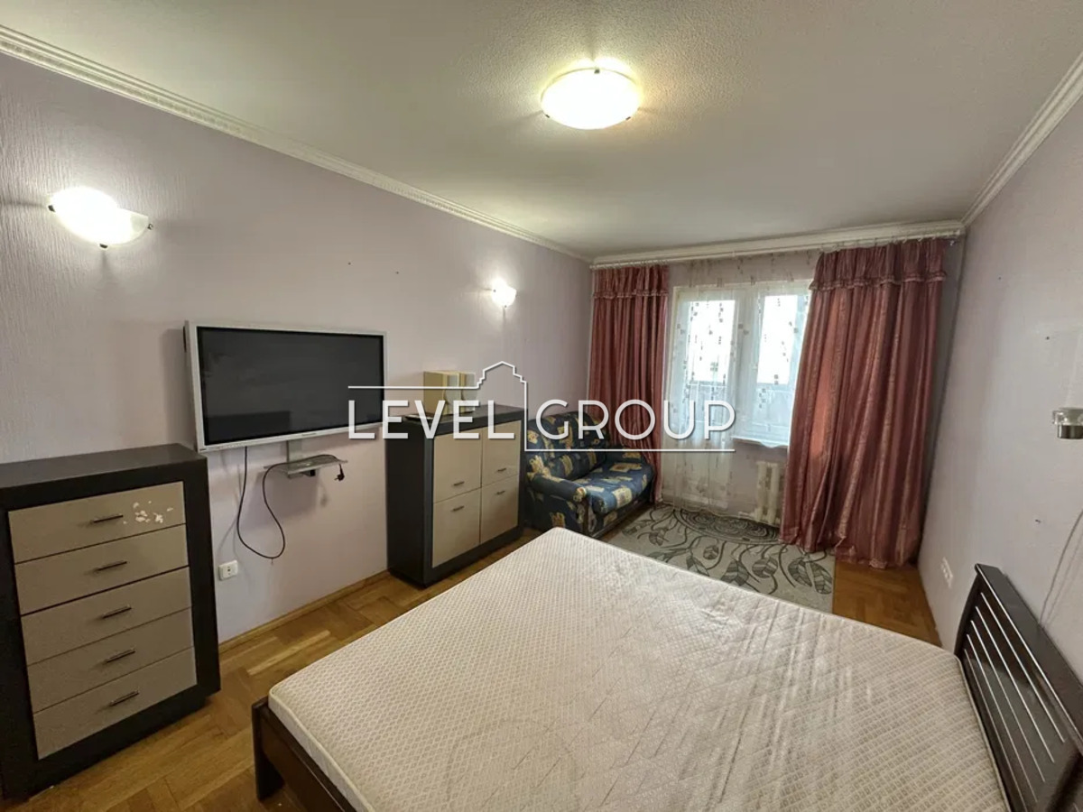 Borys Gmyri St., 1-2