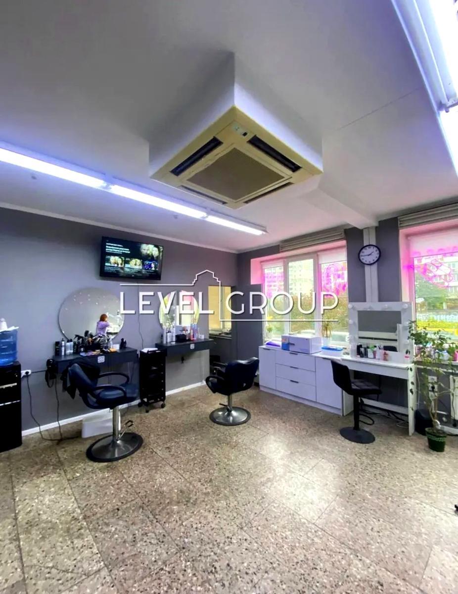 Volodymyr Ivasyuk Ave. (Heroes of Stalingrad), 65