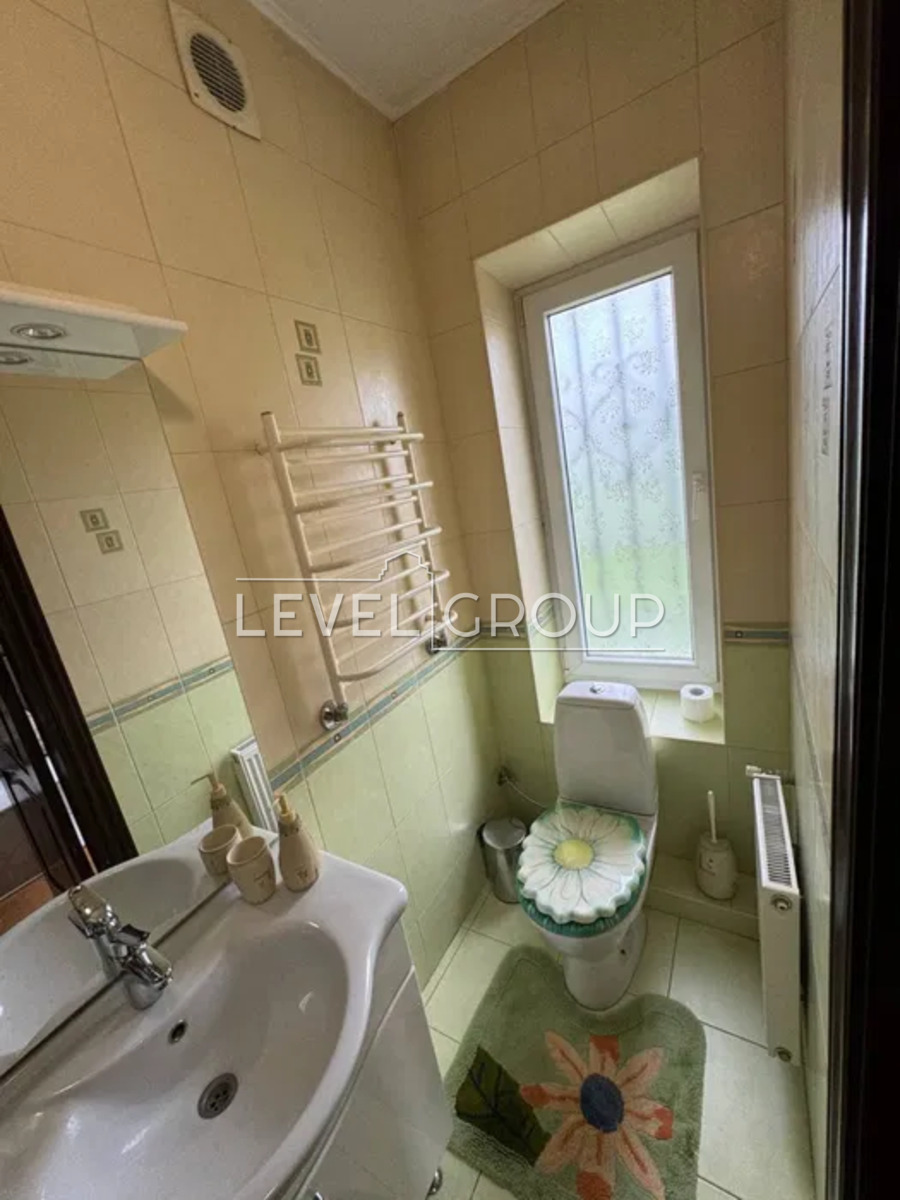 Богатирська вул., 30А