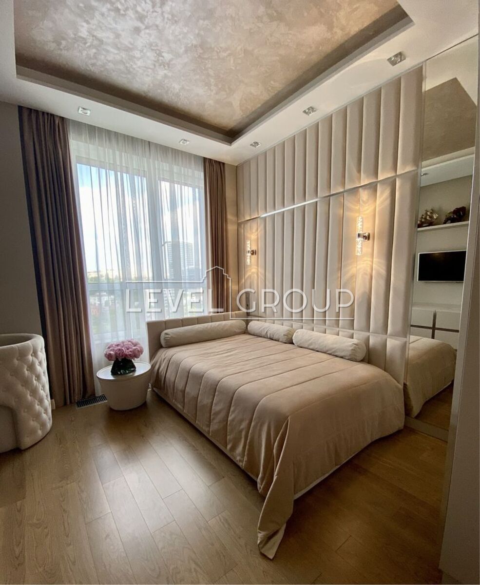 Lesia Ukrainka Blvd., 7v