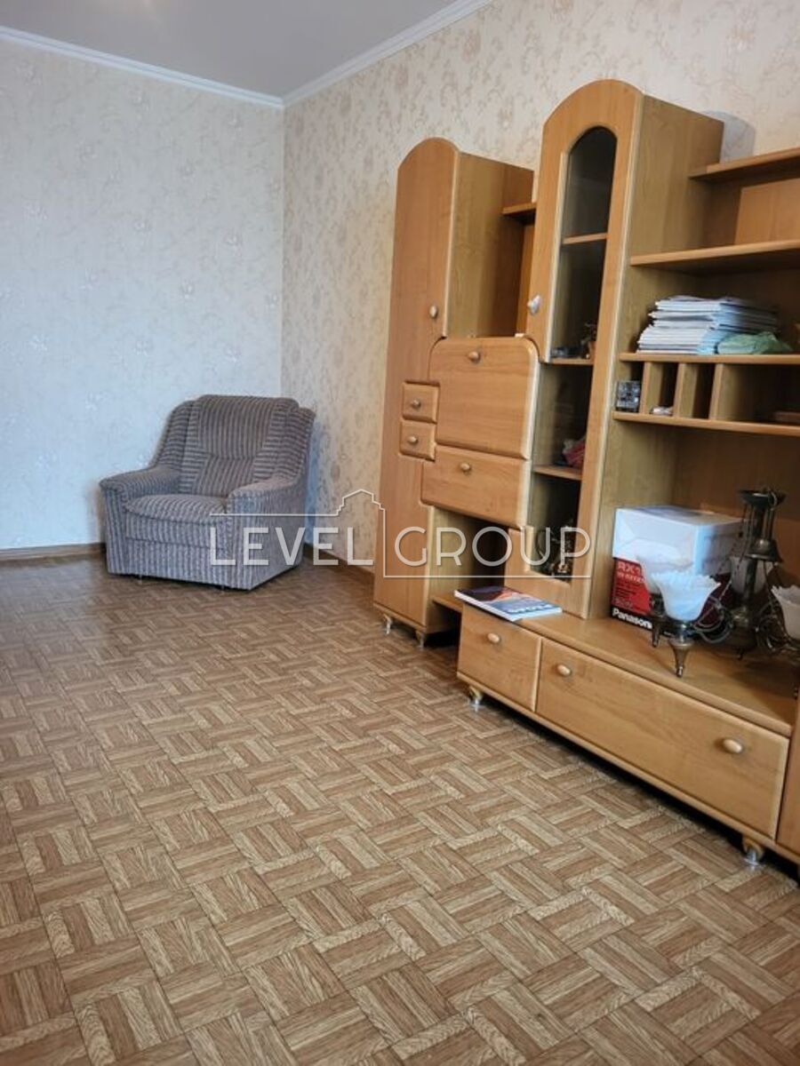 name_en