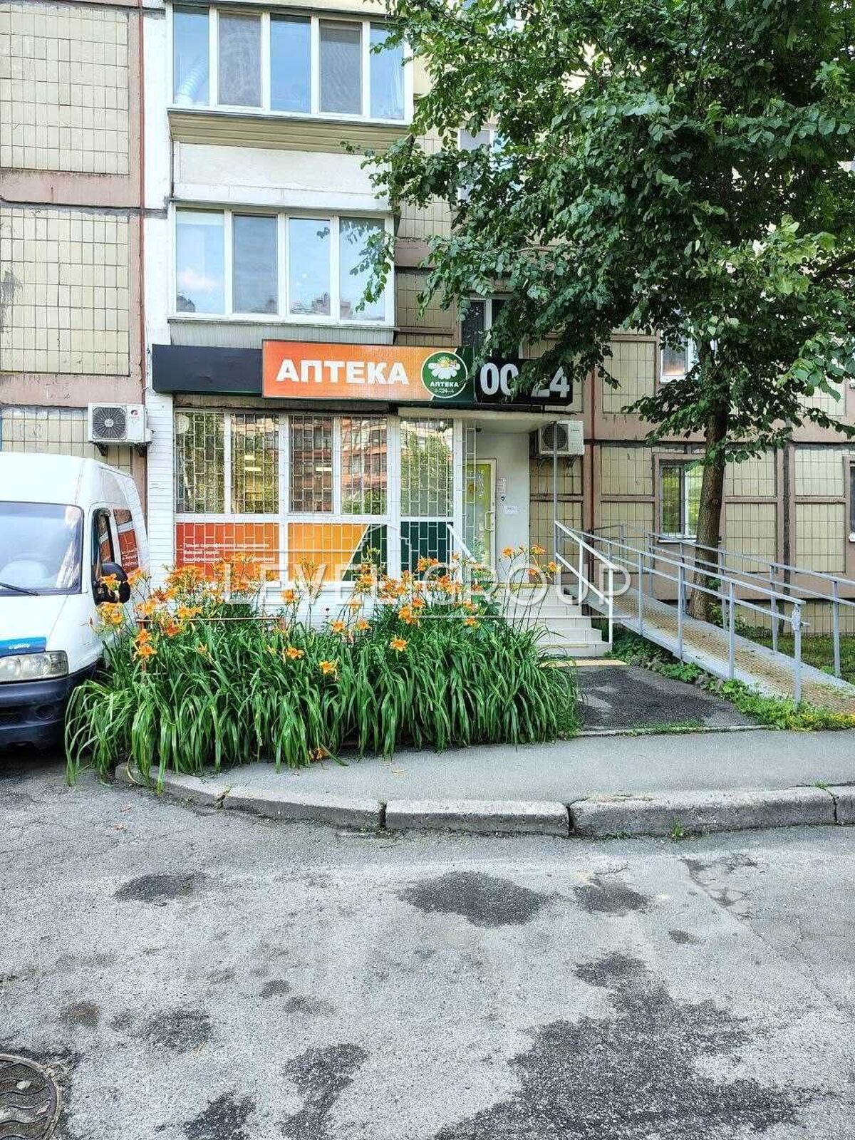 Academician Efremov St. (Komandarma Uborevicha), 3
